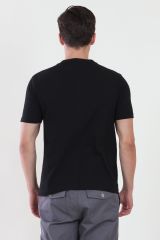 V Yaka Siyah T-shirt