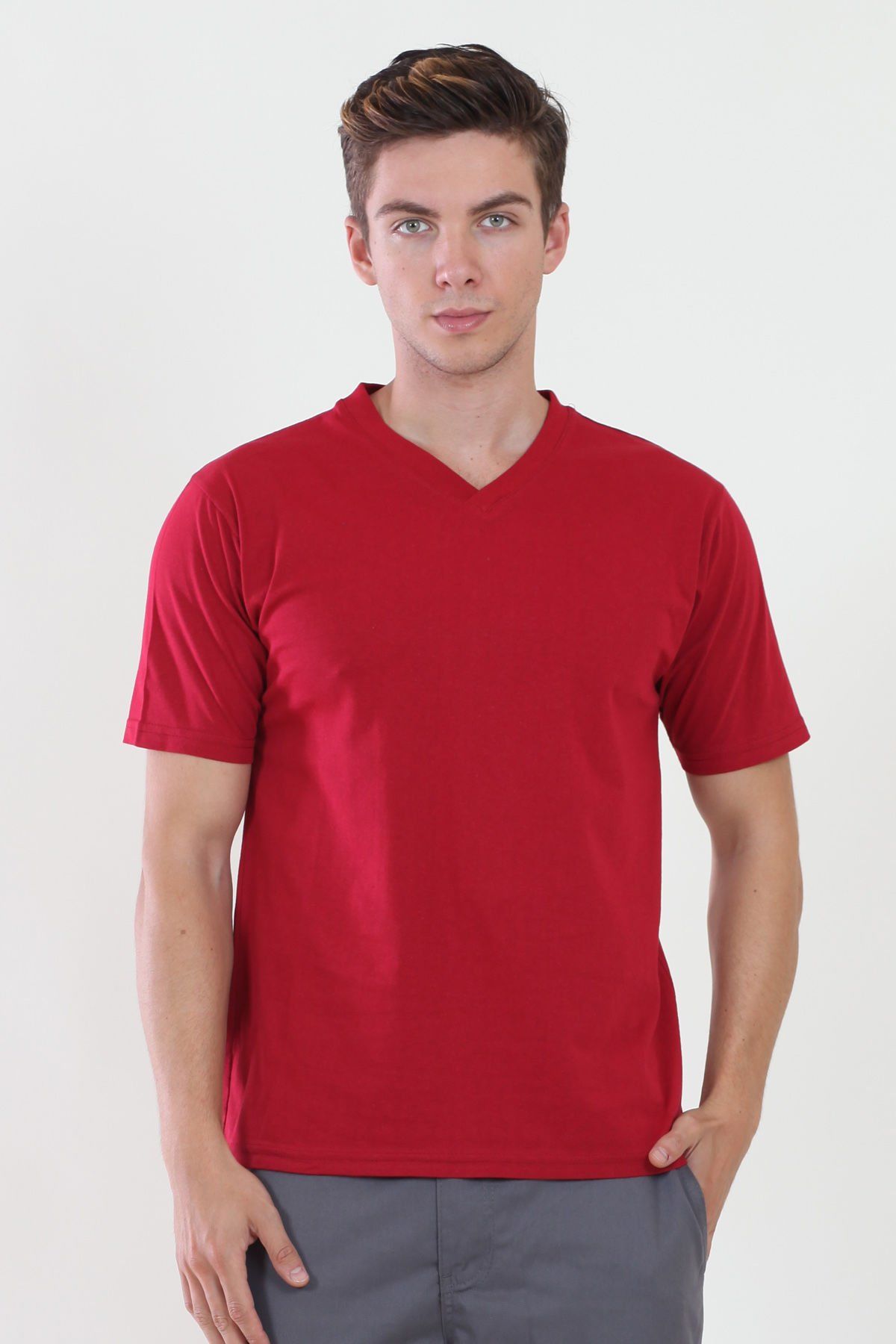 V Yaka Kırmızı Tshirt